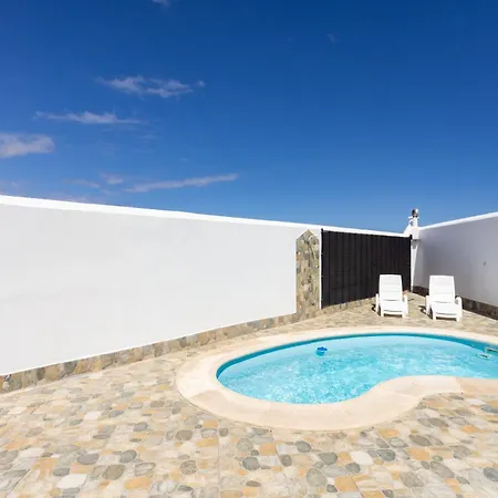 펜션 Private Pool By Sunkeyrents Abades (Tenerife)
